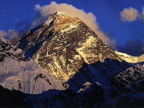 
Everest North And Southwest Faces At Sunset From Scoundrels Viewpoint North of Gokyo - Nepal Kathmandu Valley, Chitwan, Annapurna, Mustang, Everest Lonely Planet Pictorial book
